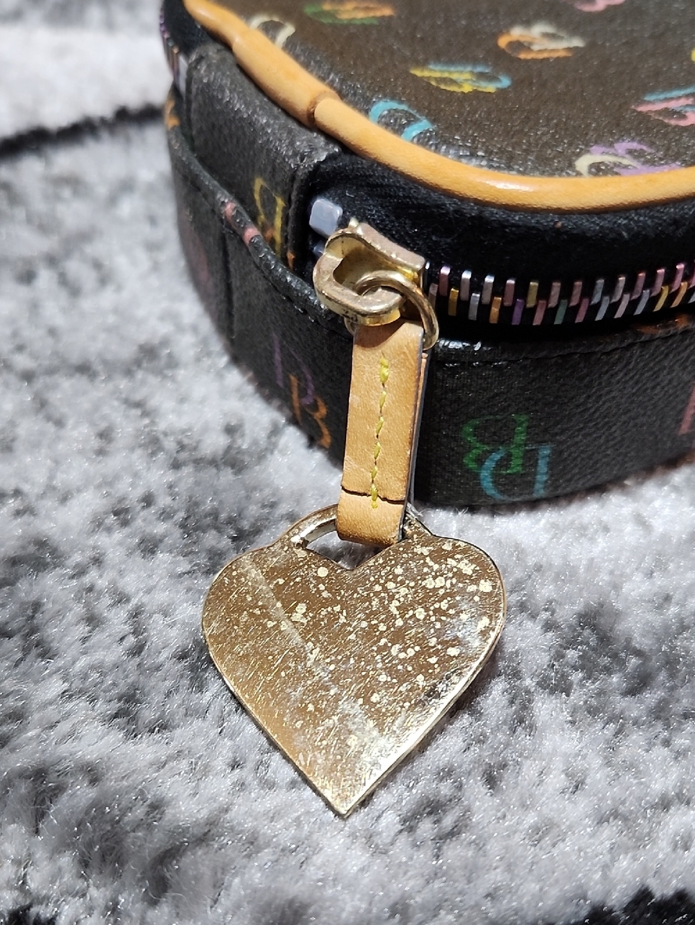 VINTAGE DOONEY & BOURKE MINI RAINBOW MONOGRAM HEART-SHAPE CHARM TRAVEL JEWELRY B - Picture 3 of 15